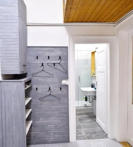 Airy & Bright Flat In Dejvice By Castle شقة *
