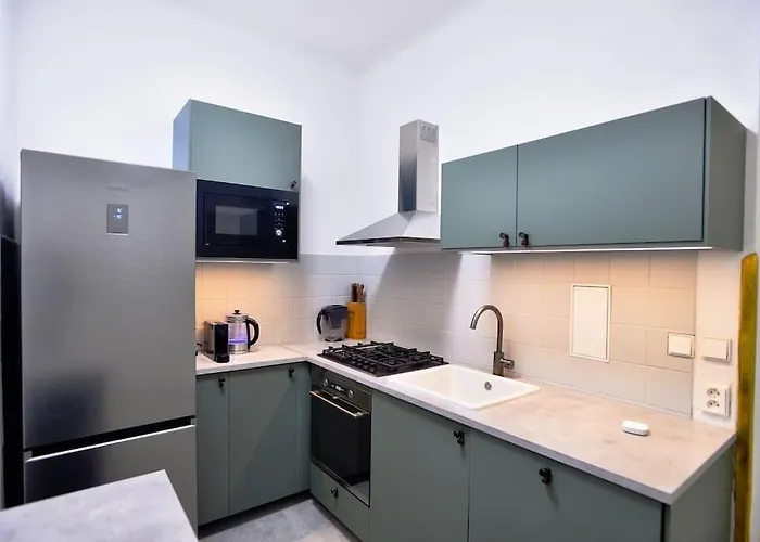 Airy & Bright Flat In Dejvice By Castle شقة براغ