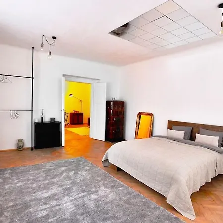 Airy & Bright Flat In Dejvice By Castle *