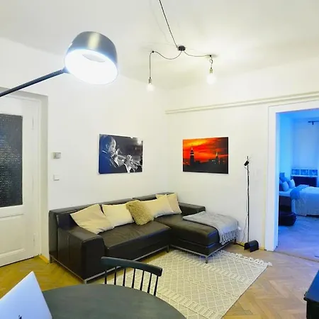 Airy & Bright Flat In Dejvice By Castle * Praga