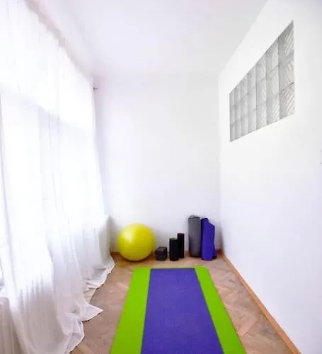 Airy & Bright Flat In Dejvice By Castle * 프라하