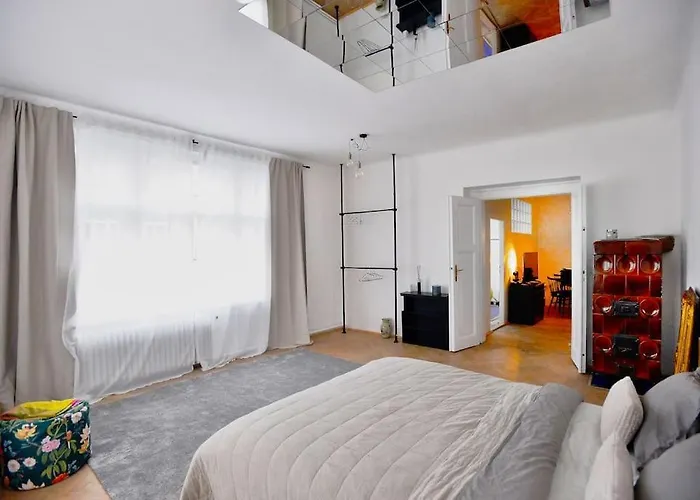 Airy & Bright Flat In Dejvice By Castle 프라하
